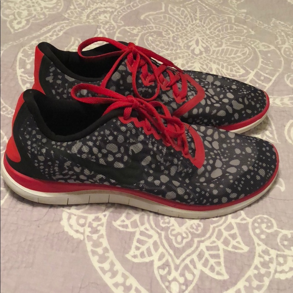 NIKE FREE 4.0 - size 10 -men’s